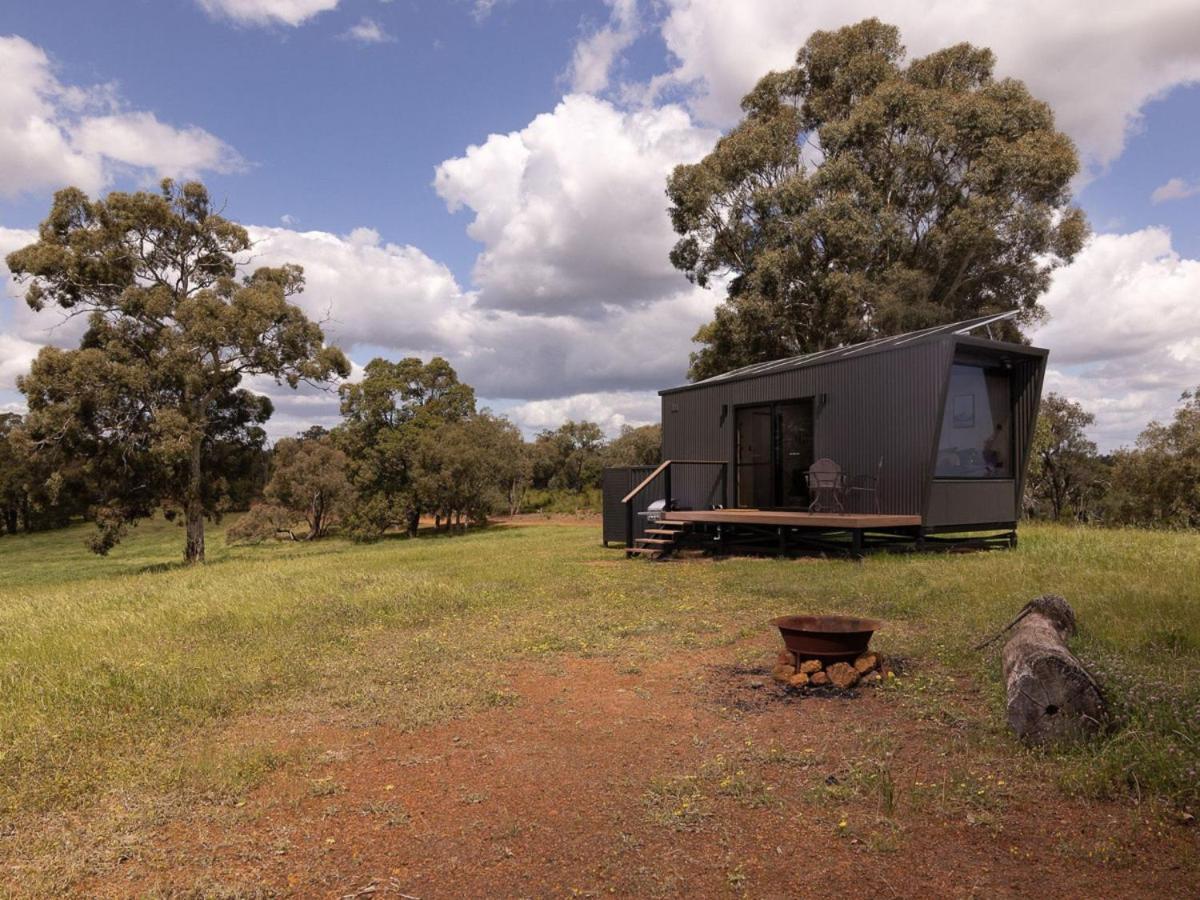 Patrick The Tiny Cabin In Chittering Apartment Exterior photo